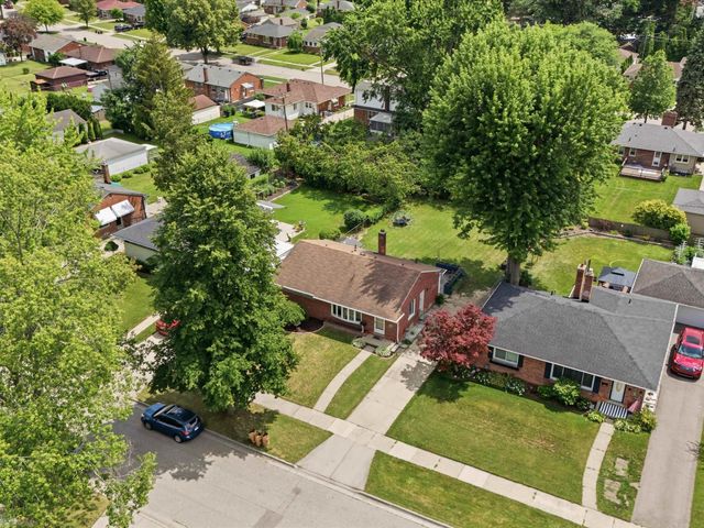 1005 N Esplanade Street, Mt Clemens, MI 48043