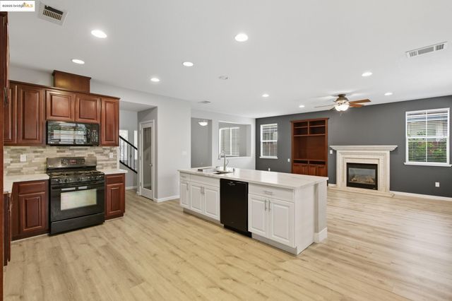 145 Warhol Way, Oakley, CA 94561