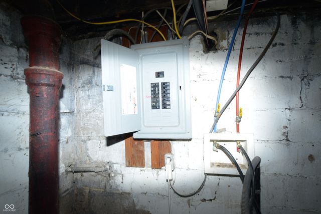 319 N Dequincy Street, Indianapolis, IN 46201