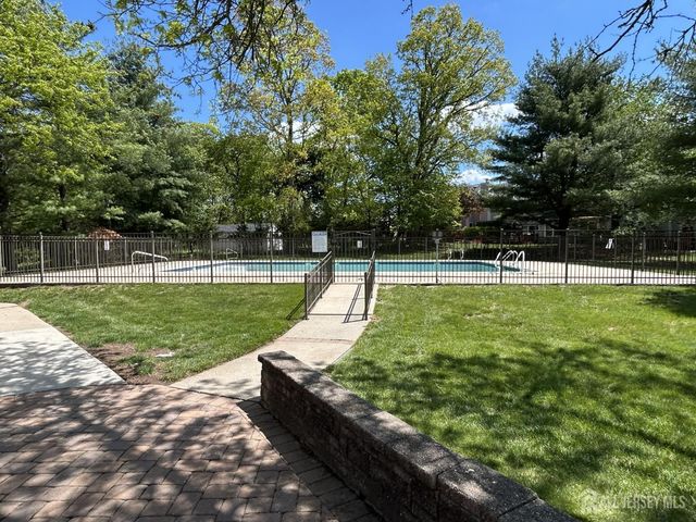 251 Hyde Park Road, Franklin, NJ 08873