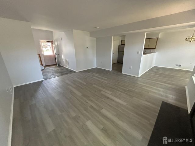 251 Hyde Park Road, Franklin, NJ 08873