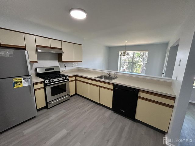 251 Hyde Park Road, Franklin, NJ 08873