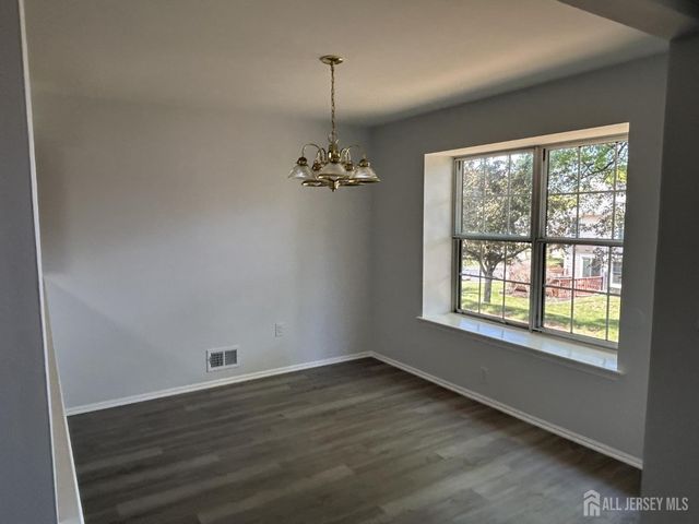 251 Hyde Park Road, Franklin, NJ 08873