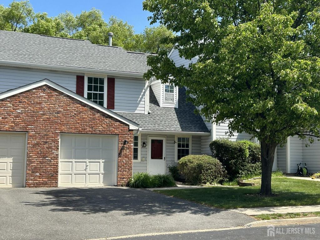 251 Hyde Park Road, Franklin, NJ 08873