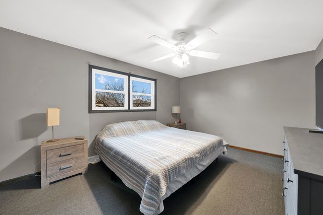 10732 S Meadow Lane, Palos Hills, IL 60465