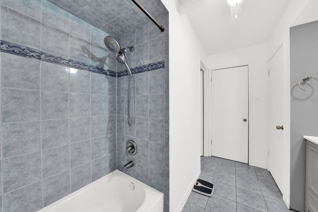 10732 S Meadow Lane, Palos Hills, IL 60465