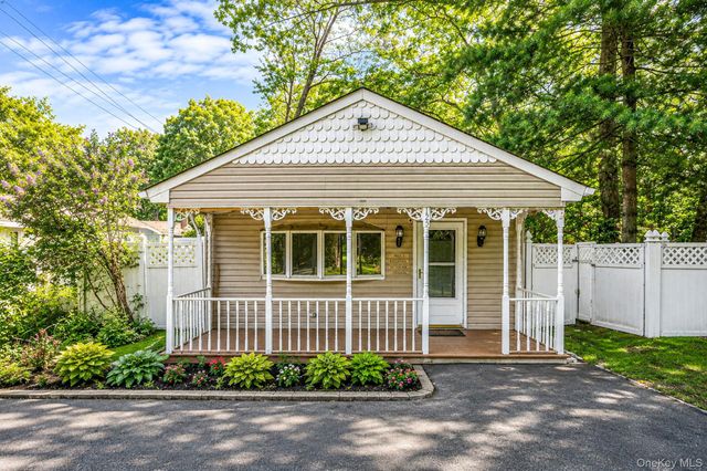 125 Wood Road, Centereach, NY 11720