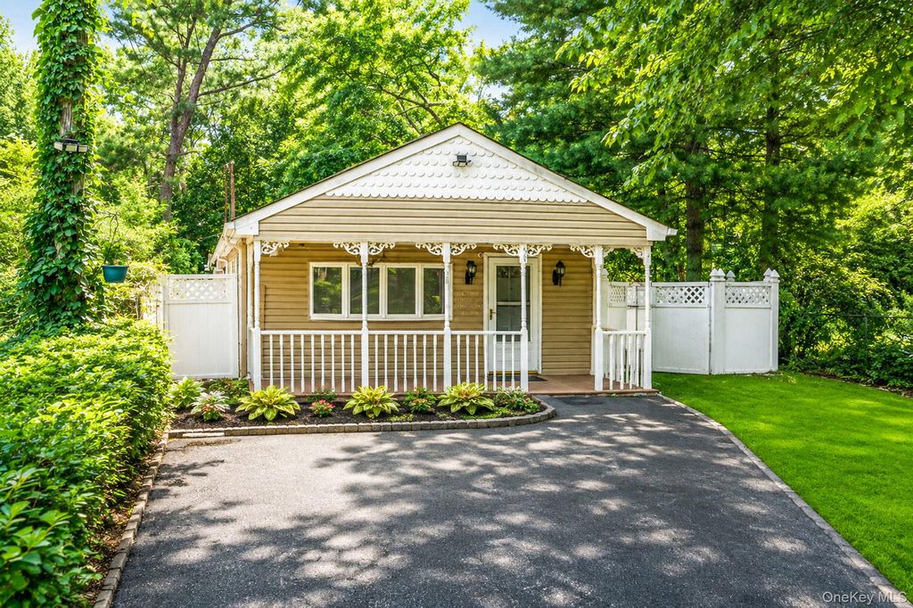 125 Wood Road, Centereach, NY 11720