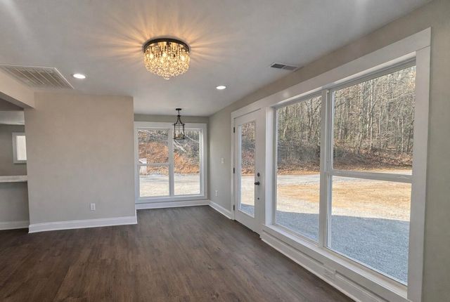 174 Shellmound Road, Jasper, TN 37347