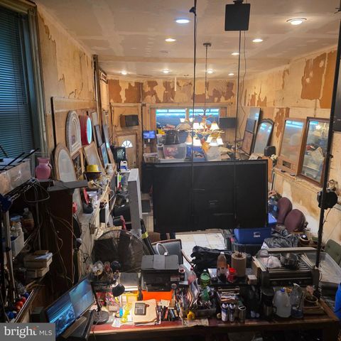 5625 CHESTER AVE, Philadelphia, PA 19143