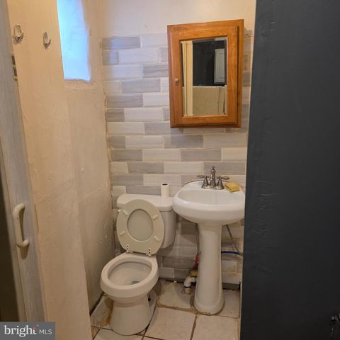 5625 CHESTER AVE, Philadelphia, PA 19143