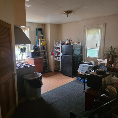 5625 CHESTER AVE, Philadelphia, PA 19143