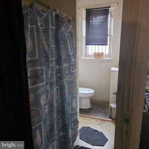 5625 CHESTER AVE, Philadelphia, PA 19143