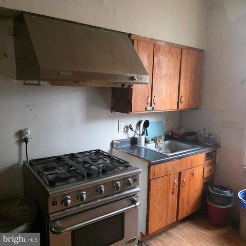 5625 CHESTER AVE, Philadelphia, PA 19143