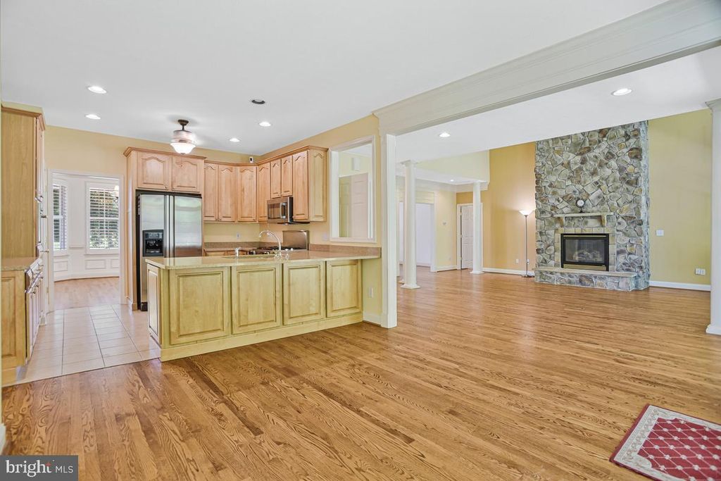 Image 18 of property listing at 14550 DUSTY MILLER CT, Hughesville, MD 20637