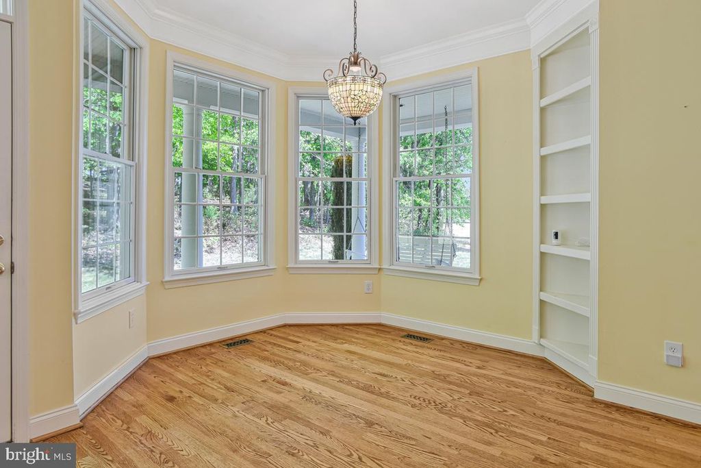 Image 19 of property listing at 14550 DUSTY MILLER CT, Hughesville, MD 20637