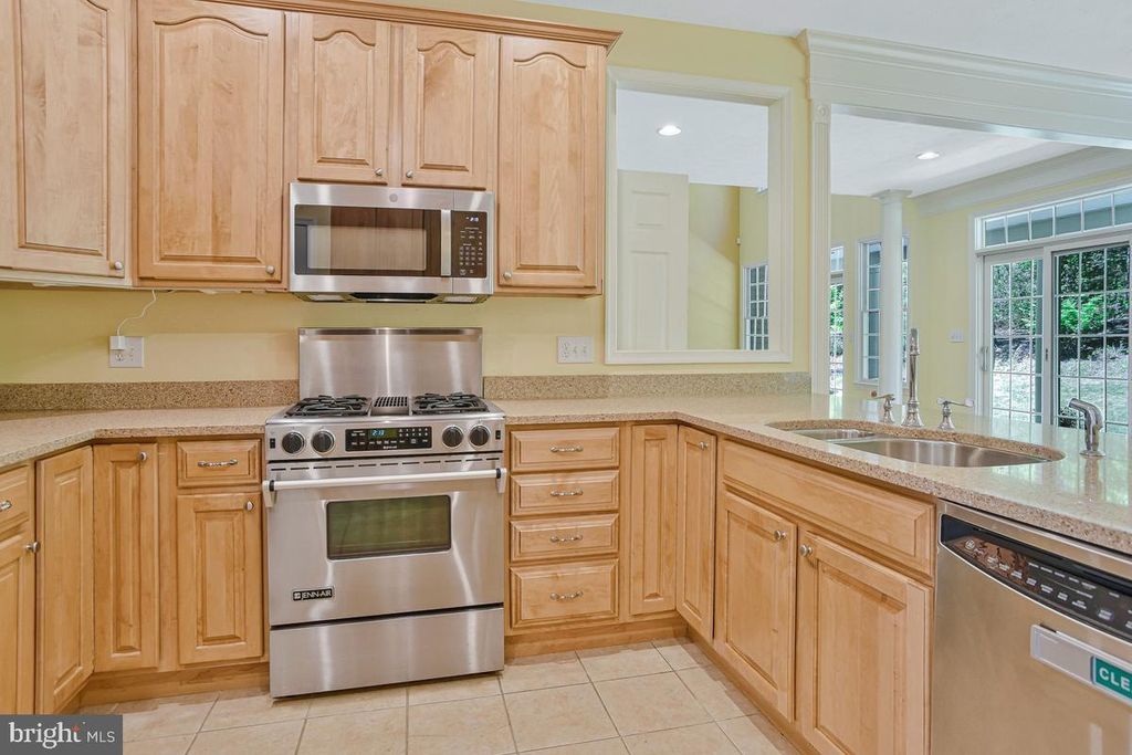 Image 21 of property listing at 14550 DUSTY MILLER CT, Hughesville, MD 20637