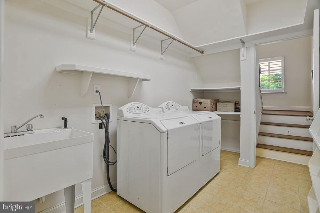 Image 37 of property listing at 14550 DUSTY MILLER CT, Hughesville, MD 20637