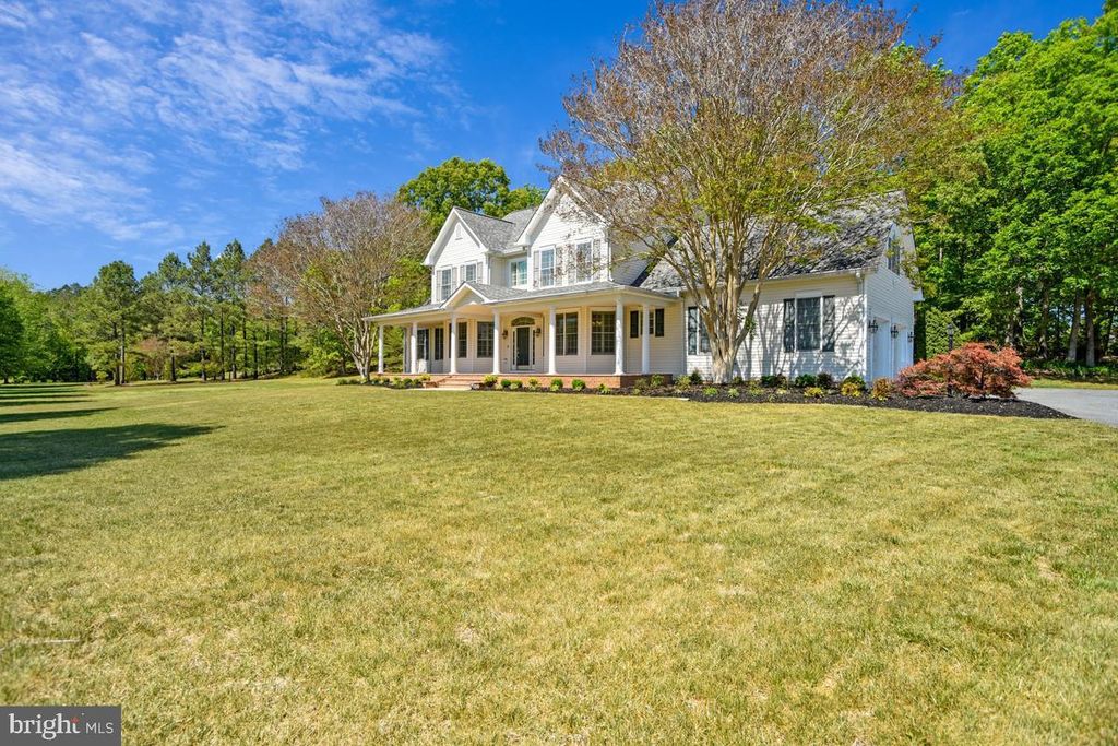 Image 6 of property listing at 14550 DUSTY MILLER CT, Hughesville, MD 20637