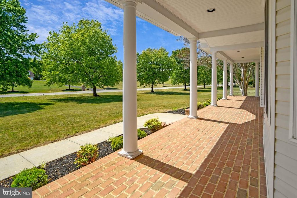 Image 7 of property listing at 14550 DUSTY MILLER CT, Hughesville, MD 20637