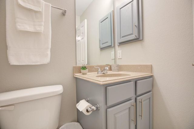 730 E Mather St J202, New Braunfels, TX 78130