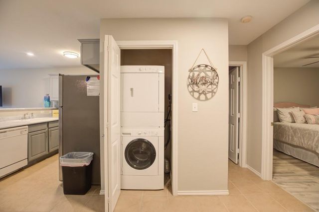 730 E Mather St J202, New Braunfels, TX 78130