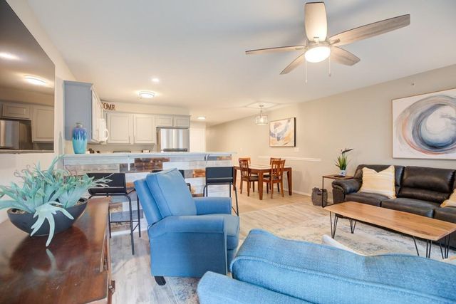 730 E Mather St J202, New Braunfels, TX 78130