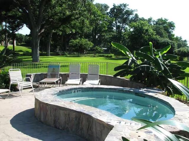 730 E Mather St J202, New Braunfels, TX 78130