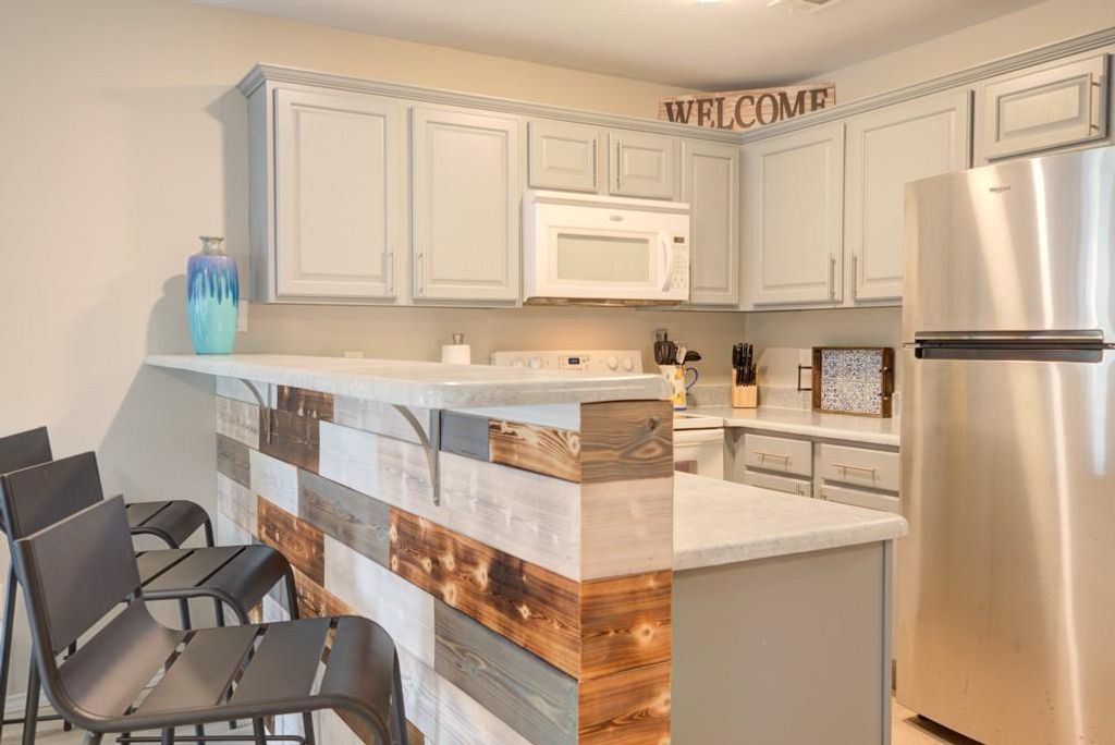 730 E Mather St J202, New Braunfels, TX 78130