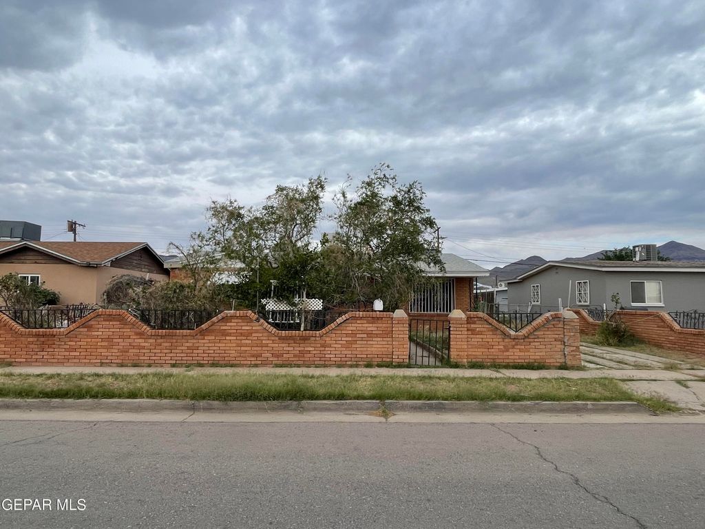8401 MOUNT WHITNEY Drive, El Paso, TX 79904