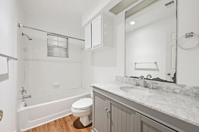 3111 Tom Green ST 110, Austin, TX 78705
