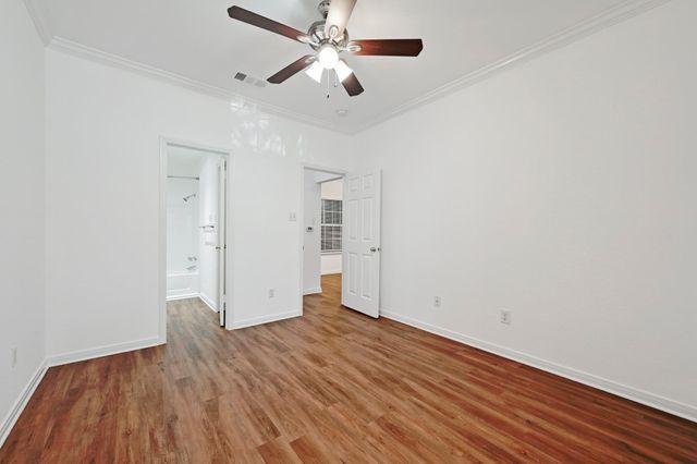 3111 Tom Green ST 110, Austin, TX 78705