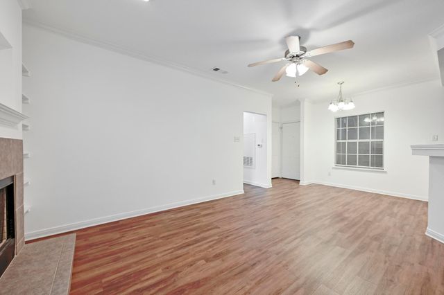 3111 Tom Green ST 110, Austin, TX 78705
