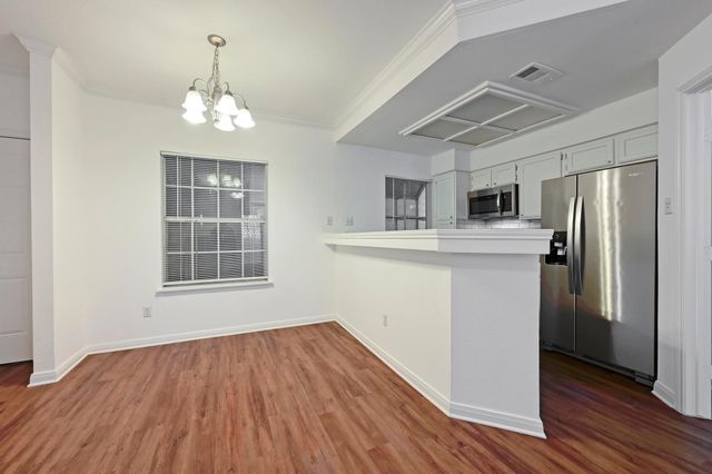 3111 Tom Green ST 110, Austin, TX 78705
