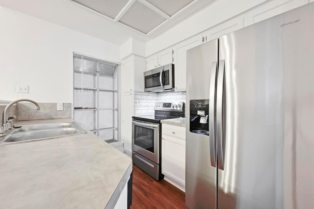3111 Tom Green ST 110, Austin, TX 78705