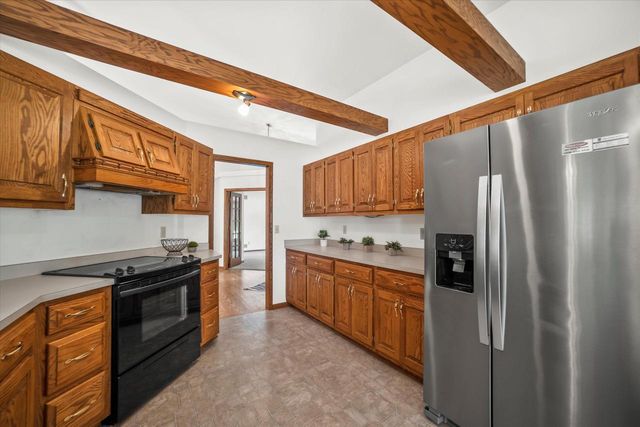 425 Glen View COURT S, Slinger, WI 53086