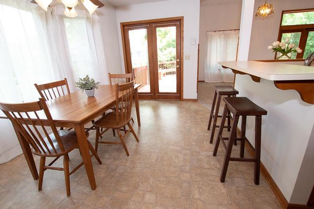 425 Glen View COURT S, Slinger, WI 53086