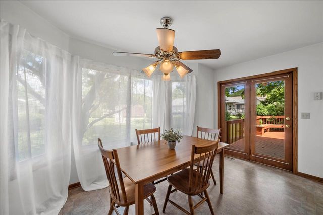 425 Glen View COURT S, Slinger, WI 53086