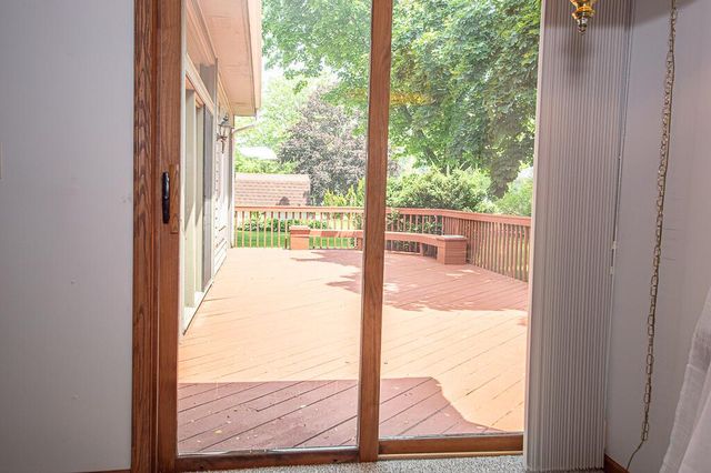 425 Glen View COURT S, Slinger, WI 53086