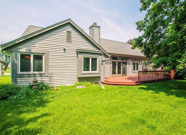 425 Glen View COURT S, Slinger, WI 53086