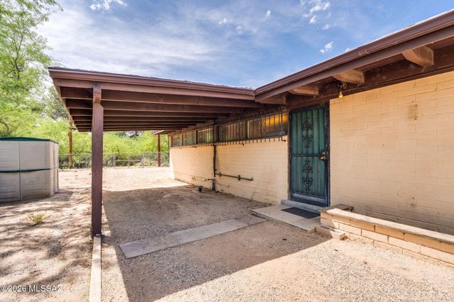 1901 N Calle Serena, Tucson, AZ 85712