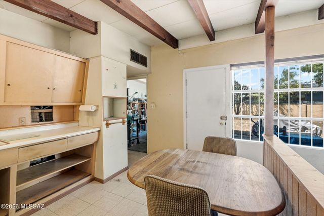 1901 N Calle Serena, Tucson, AZ 85712