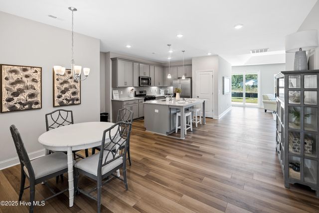 1018 Terraces Lane, Hampstead, NC 28443