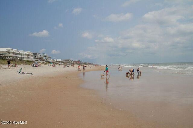 1018 Terraces Lane, Hampstead, NC 28443