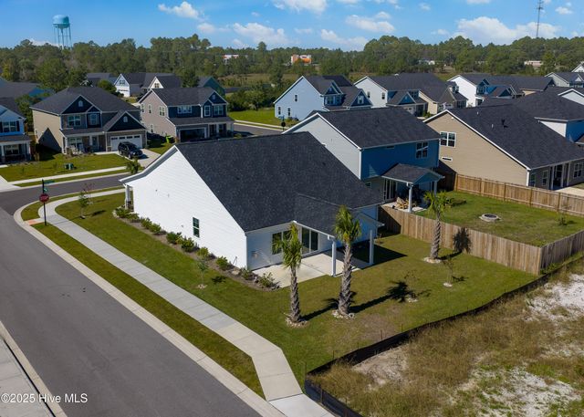 1018 Terraces Lane, Hampstead, NC 28443