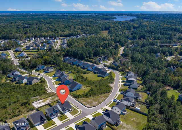 1018 Terraces Lane, Hampstead, NC 28443