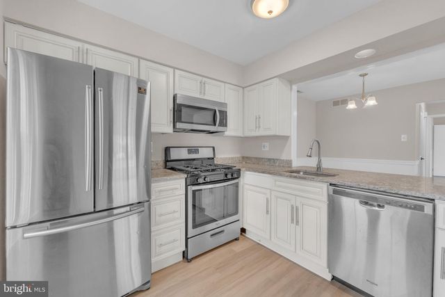 105 DEVONSHIRE CT, Sewell, NJ 08080