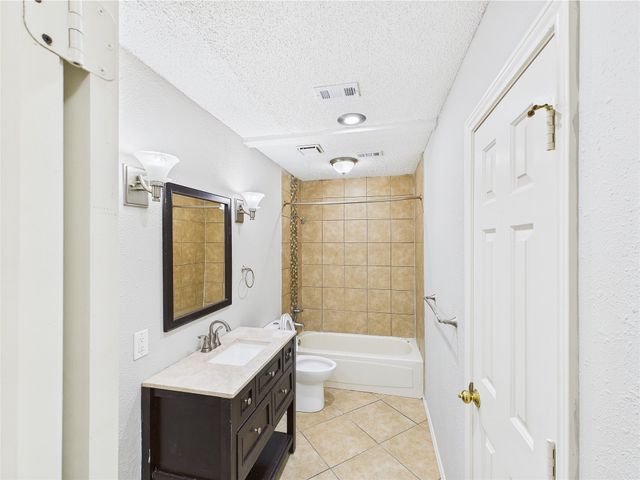 1120 Canyon Ridge Drive, Desoto, TX 75115