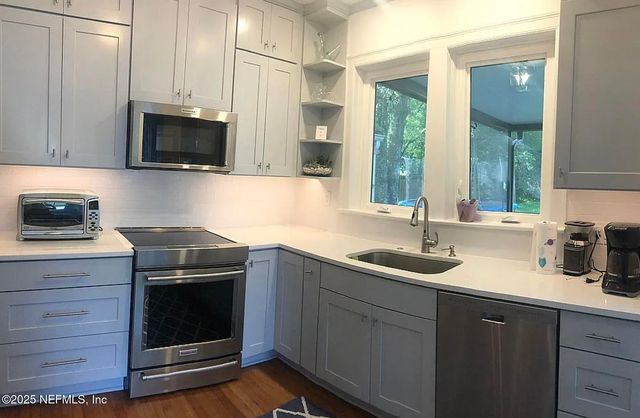 1152 MAPLETON Road, Jacksonville, FL 32207