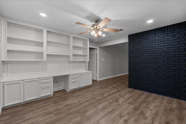 2105 Murfield Drive, League City, TX 77573
